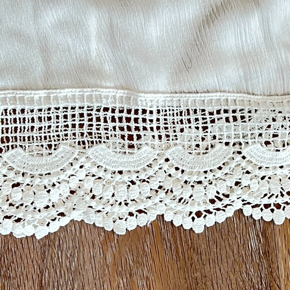 Charlotte Russe Lace Eyelet Trim Cold Shoulder Top - Like New! Ivory Cream - Picture 5 of 5